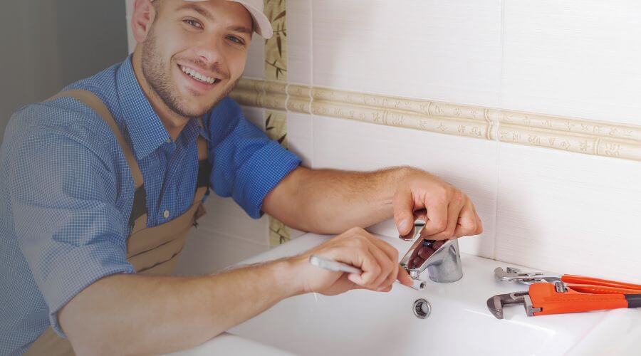 Professional clogged drains services in Deputy, IN